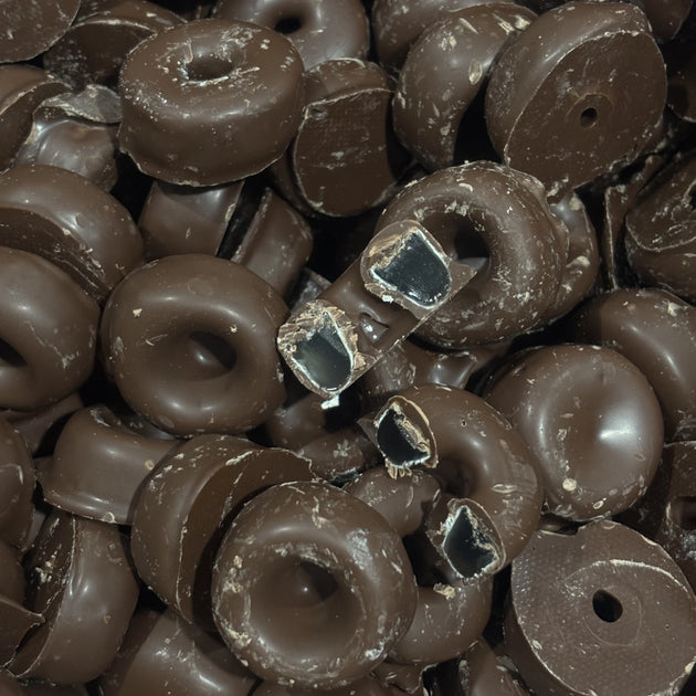Aniseed rings coated in dark chocolate