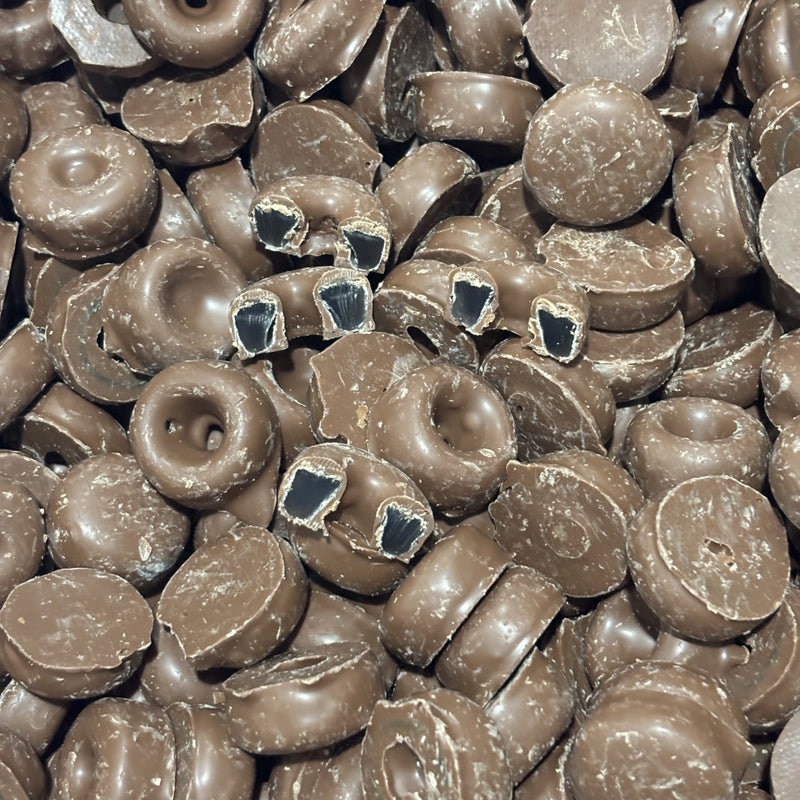 Aniseed rings coated in milk chocolate