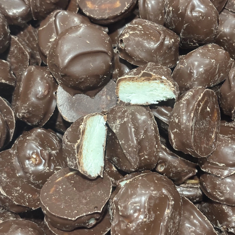 Dark chocolate bites with a soft peppermint filling